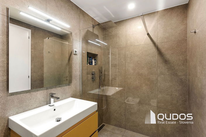 Lokacija: Ljubljana mesto, Center, Center