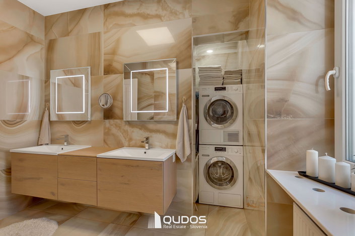 Lokacija: Ljubljana mesto, Center, Center