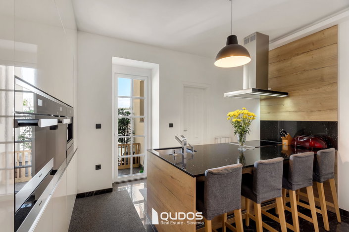 Lokacija: Ljubljana mesto, Center, Center