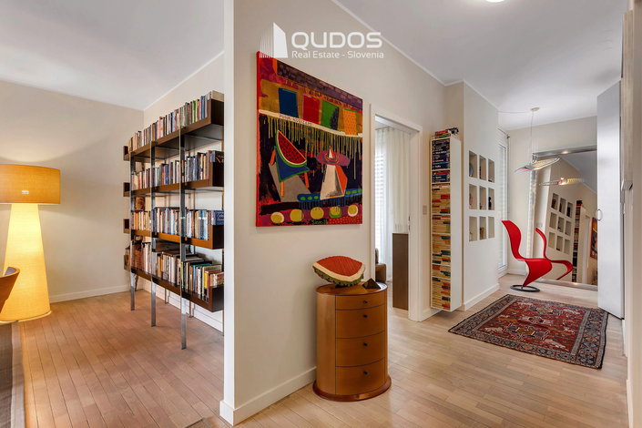 Lokacija: Ljubljana mesto, Šiška, Mostec