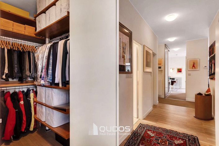 Lokacija: Ljubljana mesto, Šiška, Mostec