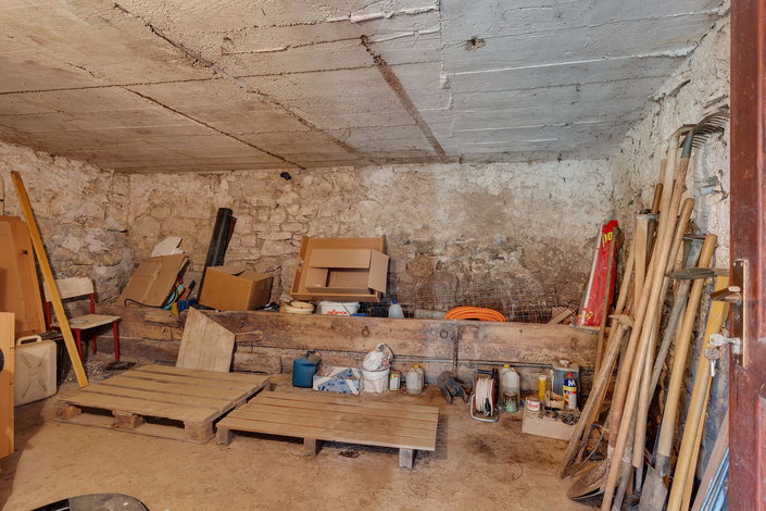 Lokacija: Notranjsko - kraška, Postojna, Koče