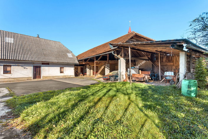 Lokacija: Notranjsko - kraška, Postojna, Koče