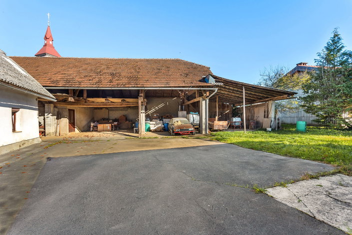 Lokacija: Notranjsko - kraška, Postojna, Koče