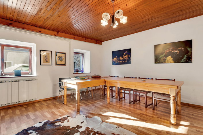 Lokacija: Notranjsko - kraška, Postojna, Koče