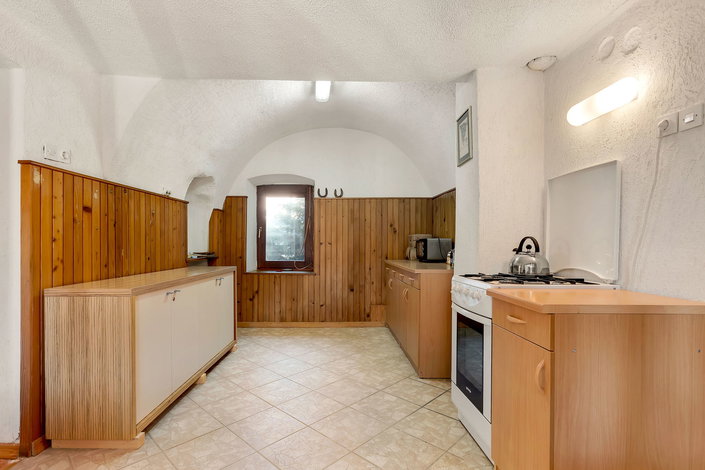 Lokacija: Notranjsko - kraška, Postojna, Koče