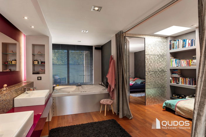 Lokacija: Ljubljana mesto, Šiška, Mostec