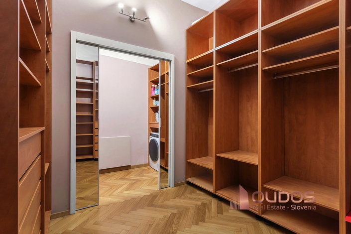 Lokacija: Ljubljana mesto, Center, Stara Ljubljana