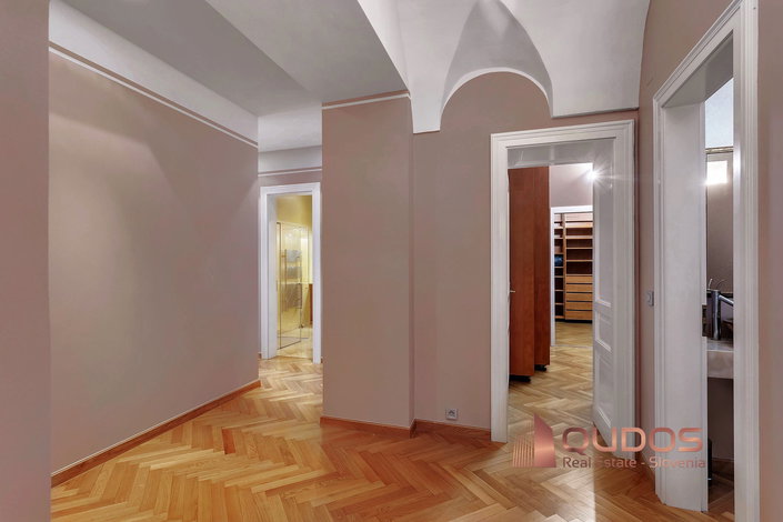 Lokacija: Ljubljana mesto, Center, Stara Ljubljana