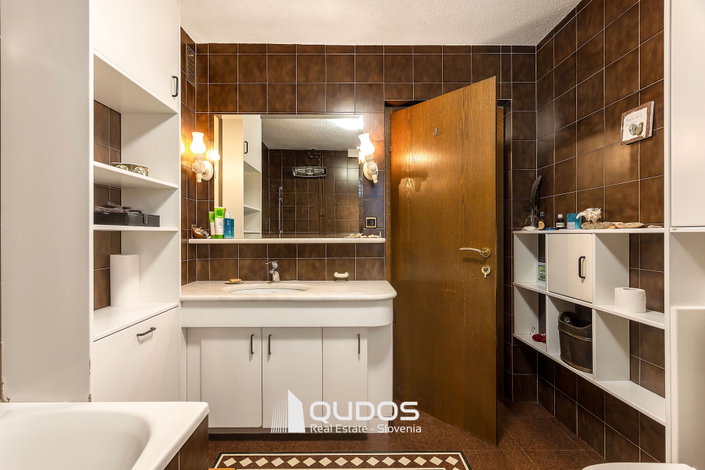Lokacija: Ljubljana mesto, Šiška, Spodnje Gameljne