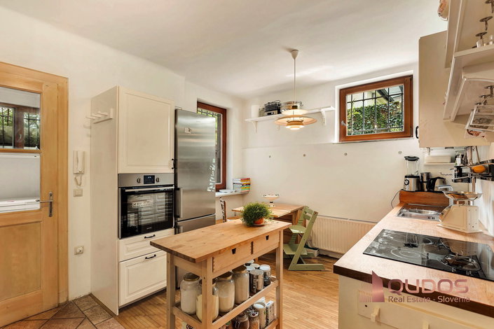 Lokacija: Ljubljana mesto, Šiška, Zg. Šiška