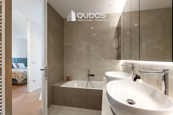 Lokacija: Ljubljana mesto, Vič-Rudnik, Rožna dolina