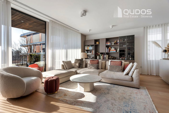 Lokacija: Ljubljana mesto, Vič-Rudnik, Rožna dolina