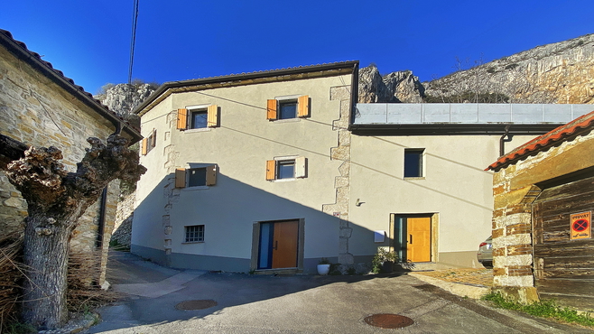 Stunning renovated Istrian house with a separate rental unit in the idyllic village of Osp