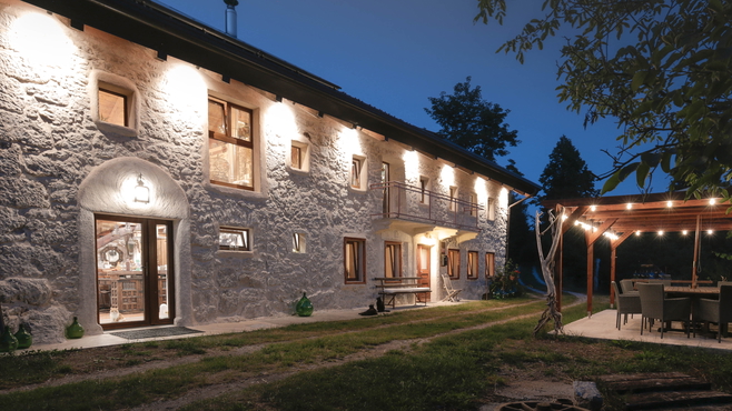 North Primorska, Lokovec – uniquely renovated stone property with 10 ha of land and potential for tourism development