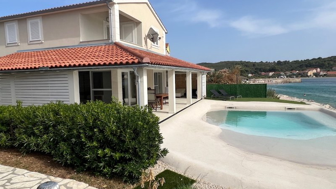 Croatia, Sali - Stunning seaside house with a pool