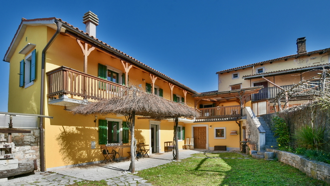 Renovated Karst stone house with garden and terrace – Gorjansko (Kras)