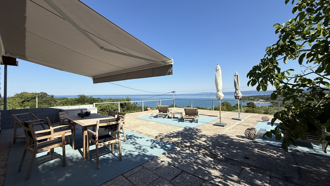House with sea view in Ankaran