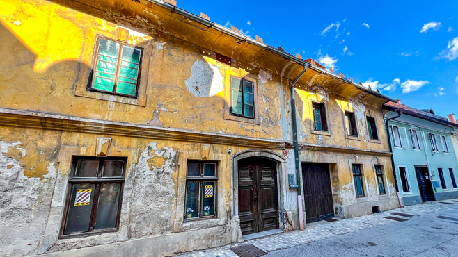 KRANJ, old town center - Potential for renovation and long-term investment