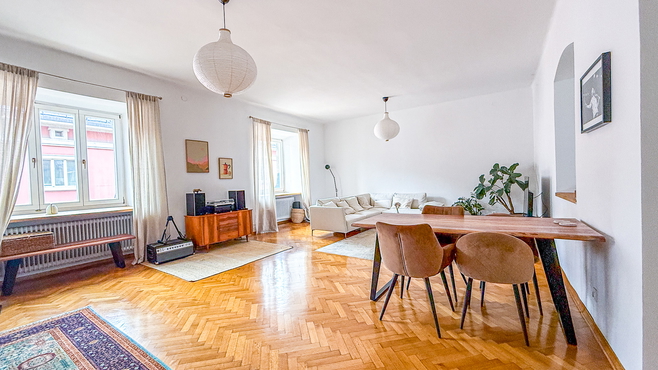 Bright and spacious apartment in the city center