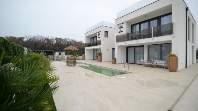 Two-apartment house