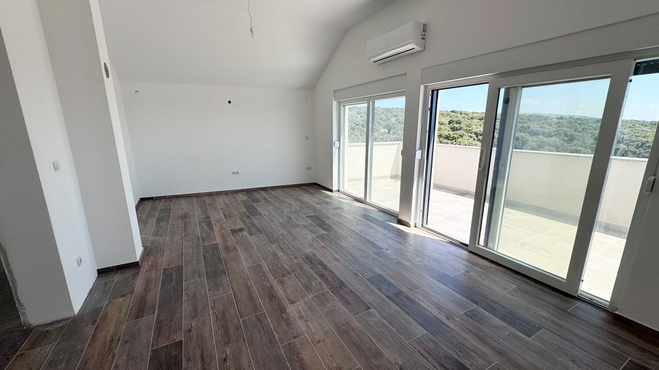 Mandre, Pag Island – spacious apartment with sea view and private garden