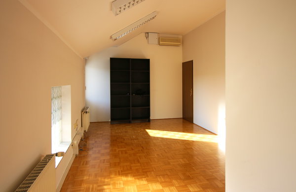 Lokacija: Ljubljana mesto, Šiška, Dravlje