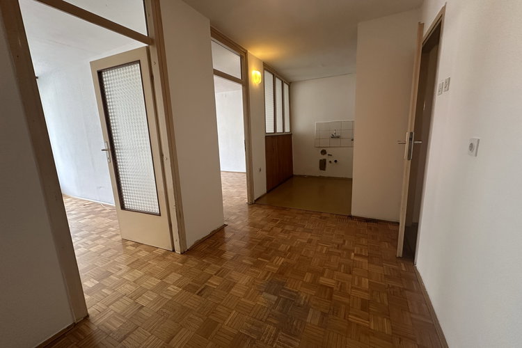 Lokacija: Ljubljana, Šiška, Koseze