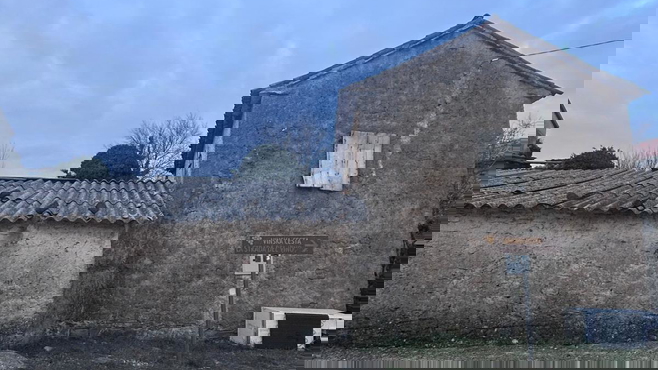 Lokacija: Hrvaška, Istarska županija, Buje, Momjan