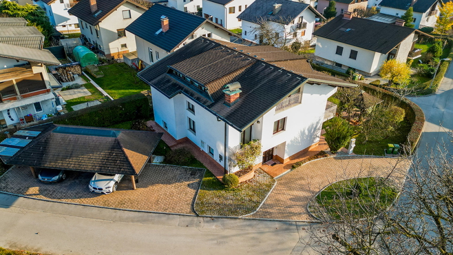 Lokacija: Savinjska, Celje, Ostrožno