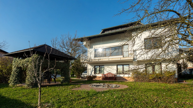 Lokacija: Savinjska, Celje, Ostrožno