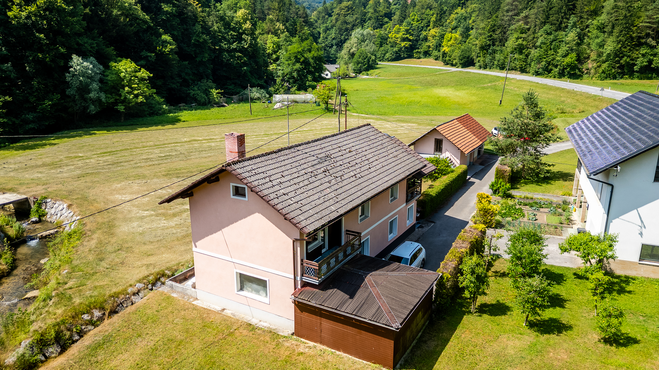 Lokacija: Zasavska, Zagorje ob Savi, Log pri Mlinšah