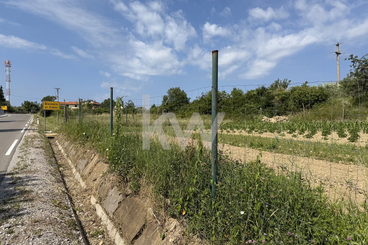 Lokacija: Obalno - kraška, Koper, Brezovica pri Gradinu