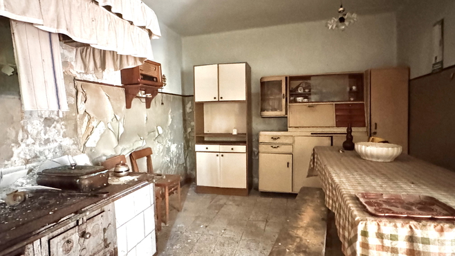 Lokacija: Obalno - kraška, Koper, Brezovica pri Gradinu