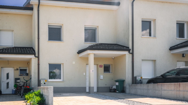 Lokacija: Obalno - kraška, Divača, Divača