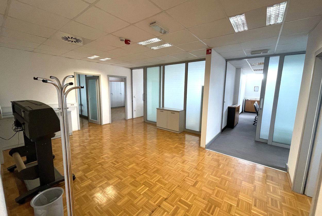 Lokacija: Ljubljana mesto, Moste-Polje, BTC