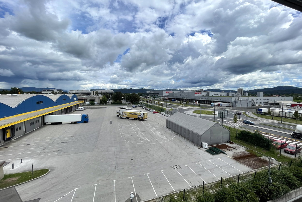 Lokacija: Ljubljana mesto, Moste-Polje, BTC