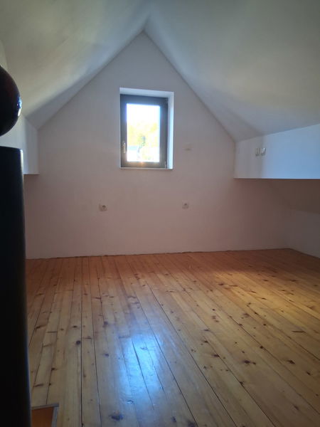 Lokacija: Ljubljana mesto, Šiška, Srednje Gameljne