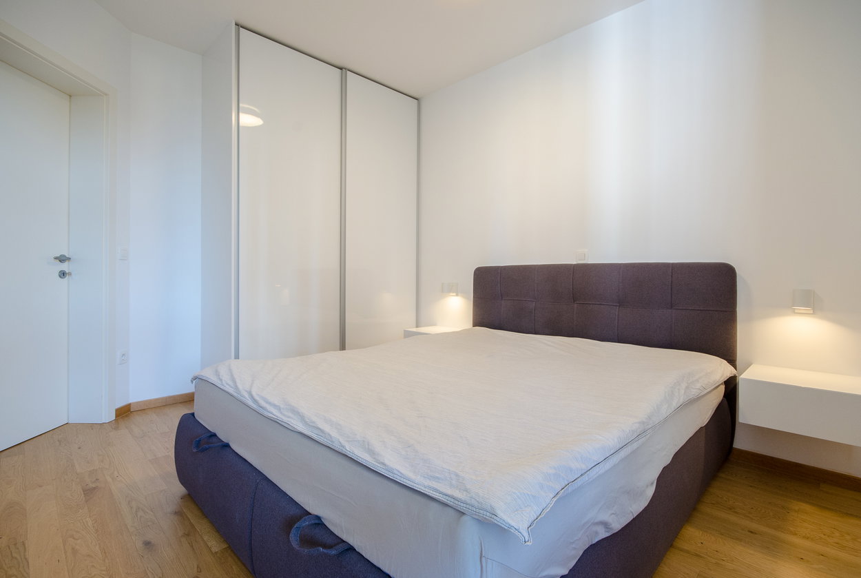 Lokacija: Ljubljana mesto, Moste-Polje, Zelena jama