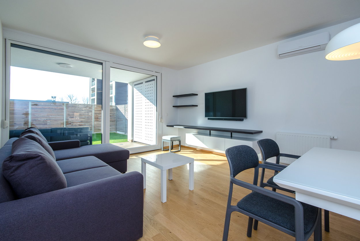 Lokacija: Ljubljana mesto, Moste-Polje, Zelena jama