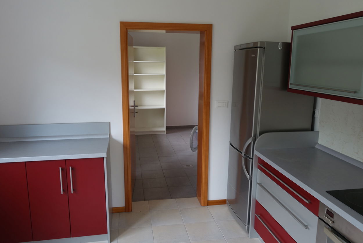 Lokacija: Ljubljana mesto, Šiška, Šmartno pod Šmarno goro