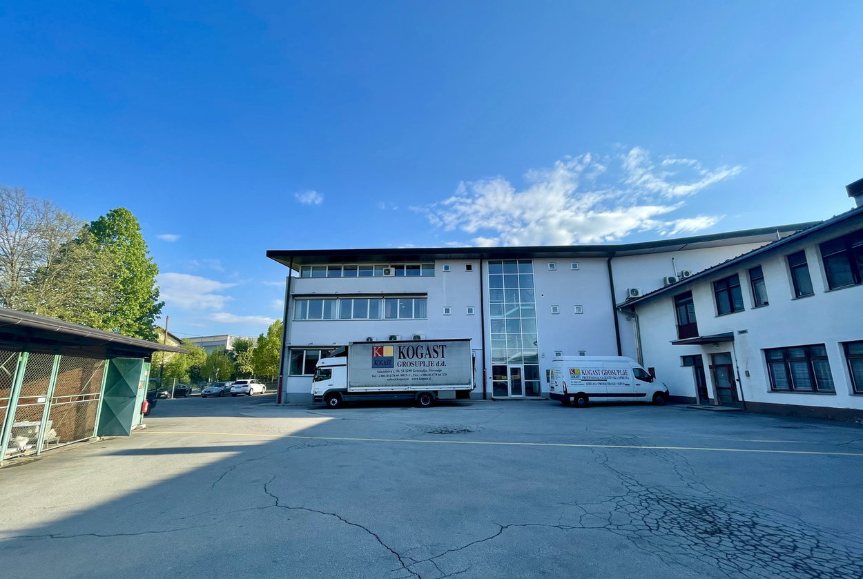 Lokacija: Ljubljana okolica, Grosuplje, Grosuplje