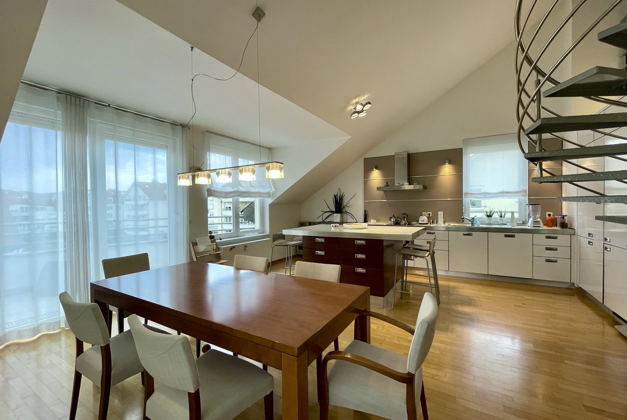 Lokacija: Ljubljana mesto, Vič-Rudnik, Brdo