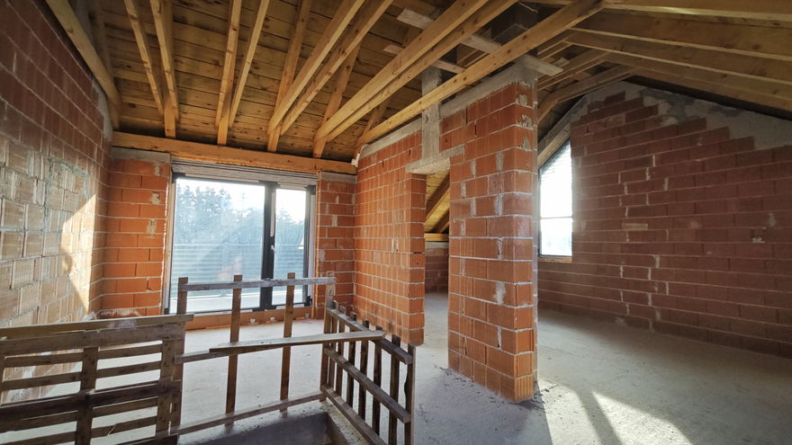 Lokacija: Ljubljana mesto, Moste-Polje, Zalog