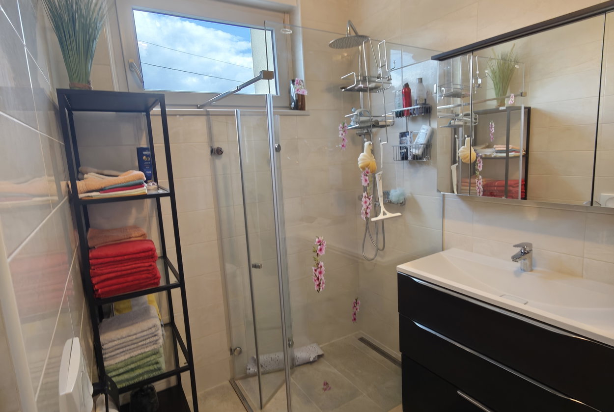 Lokacija: Ljubljana mesto, Bežigrad, Črnuče