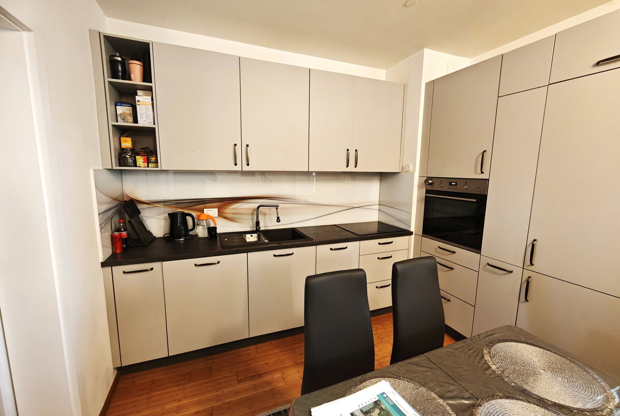 Lokacija: Ljubljana mesto, Bežigrad, Črnuče