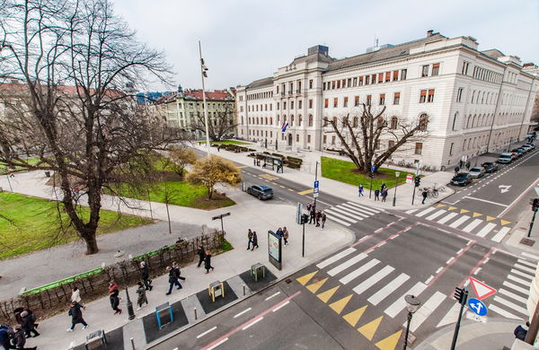 Lokacija: Ljubljana mesto, Center, Center