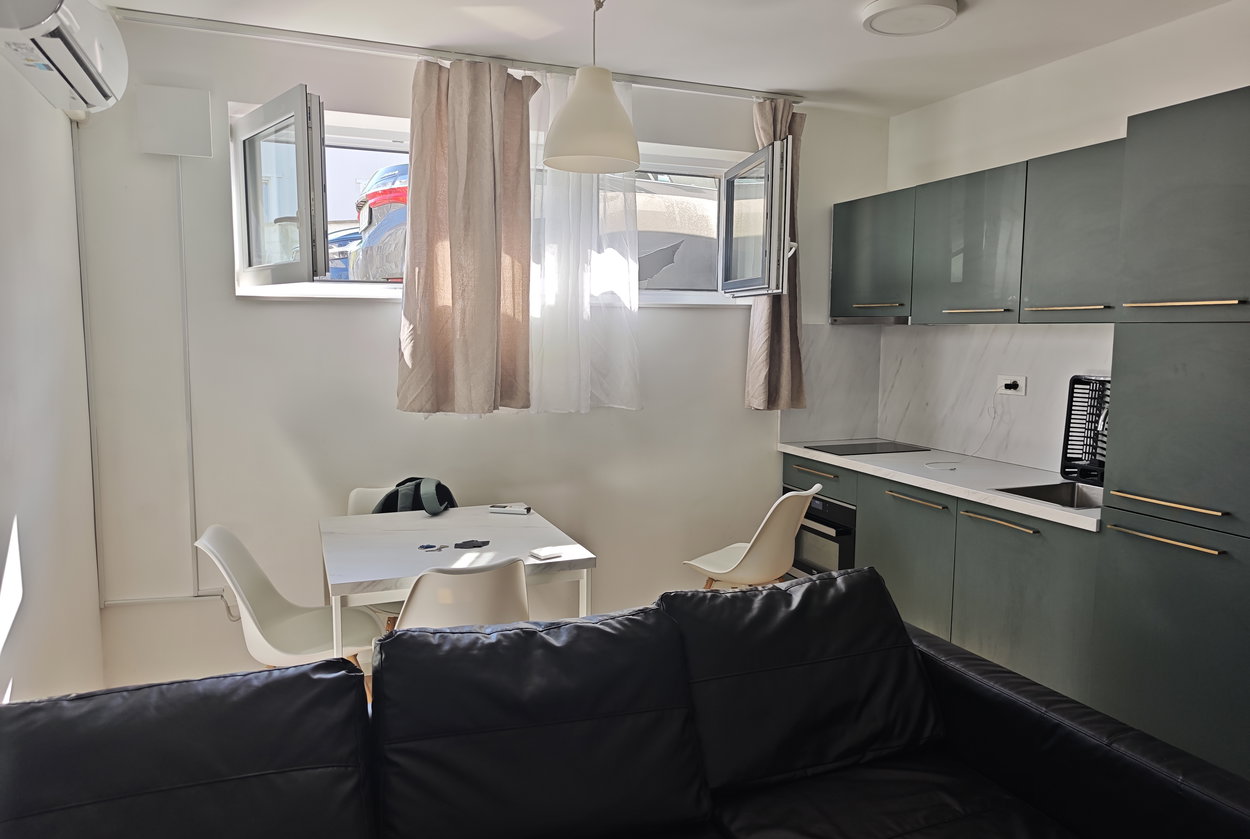 Lokacija: Ljubljana mesto, Center, Vodmat