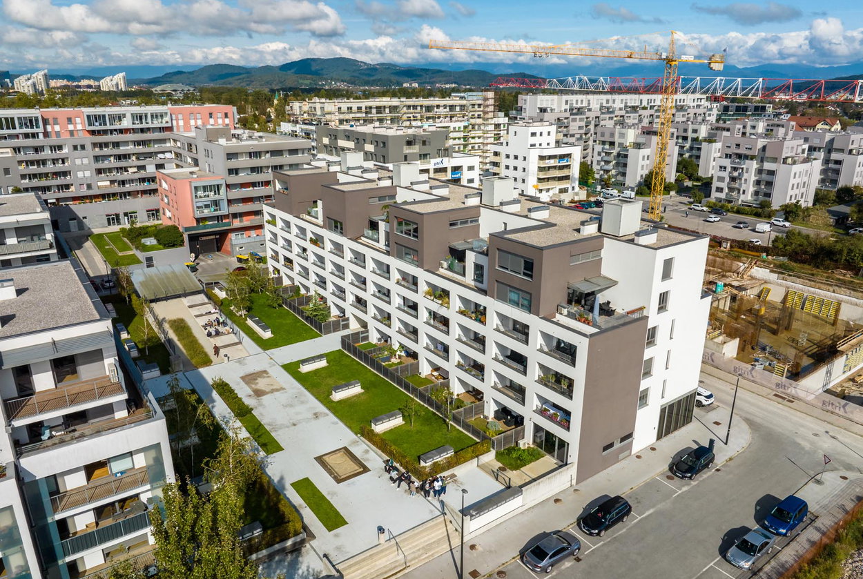 Lokacija: Ljubljana mesto, Moste-Polje, Zelena jama