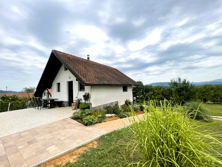 Lokacija: Jugovzhodna Slovenija, Črnomelj, Golek pri Vinici